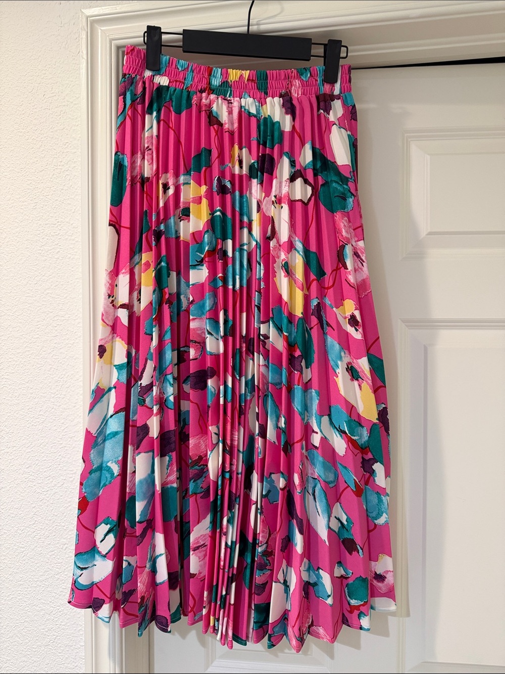 Private Label Hot Pink Pleated Floral Midi Skirt